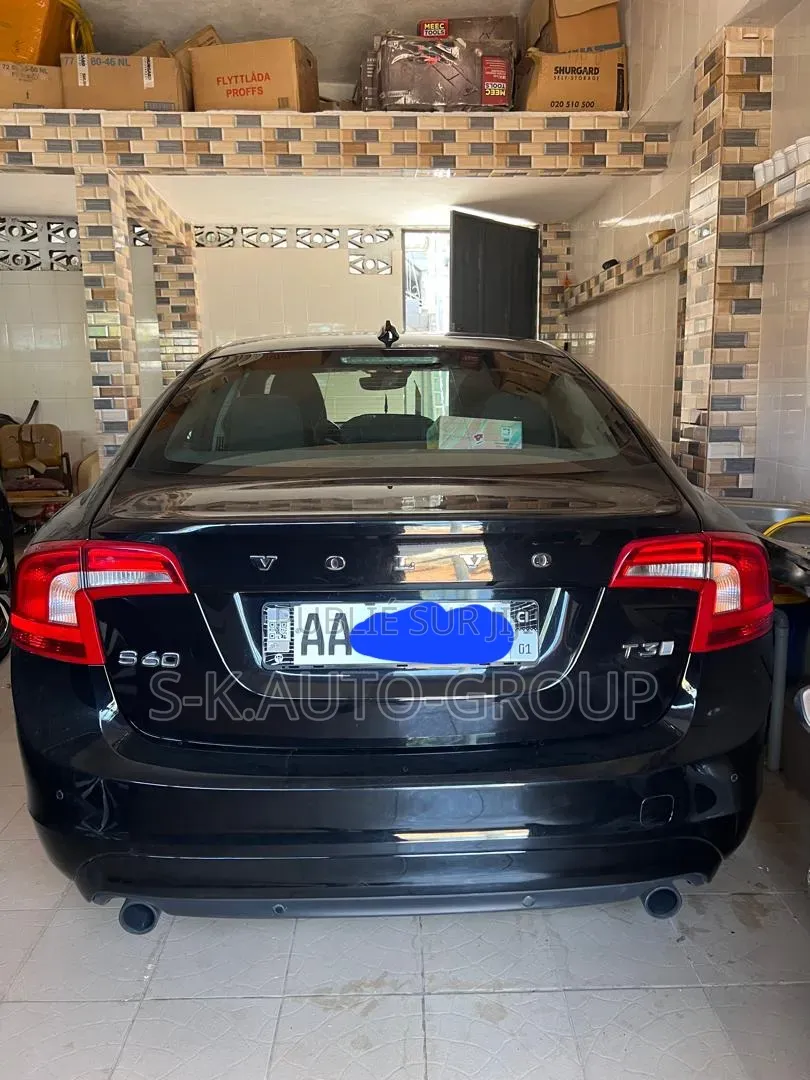 Volvo S60 2018 Noir