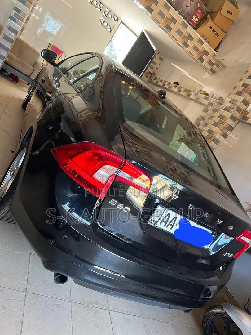 Volvo S60 2018 Noir