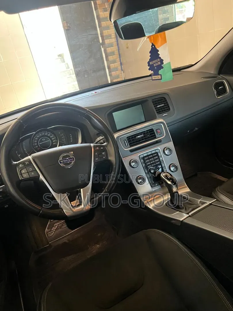 Volvo S60 2018 Noir