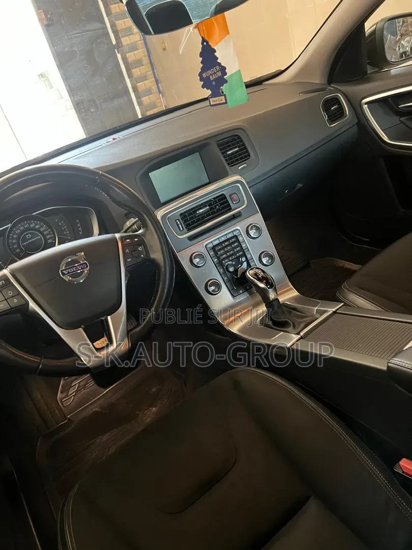 Volvo S60 2018 Noir