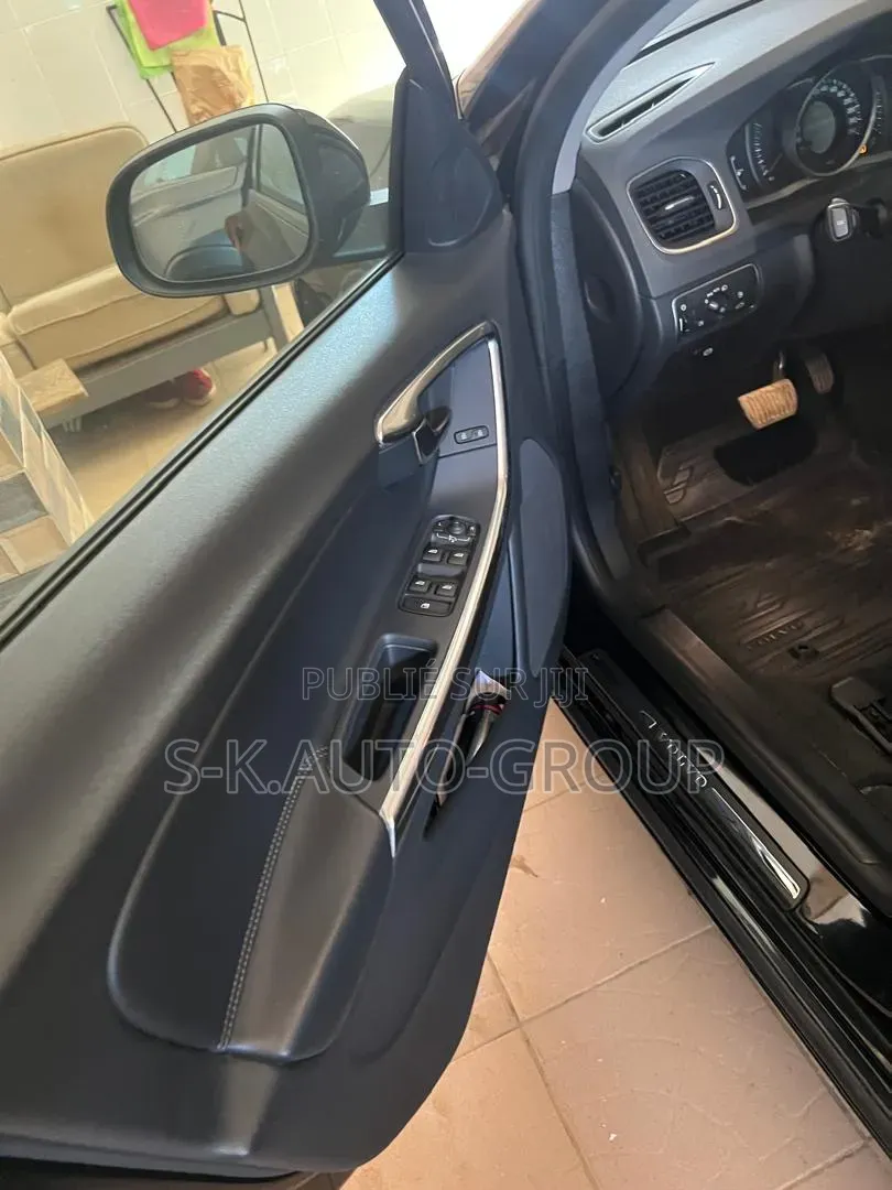 Volvo S60 2018 Noir