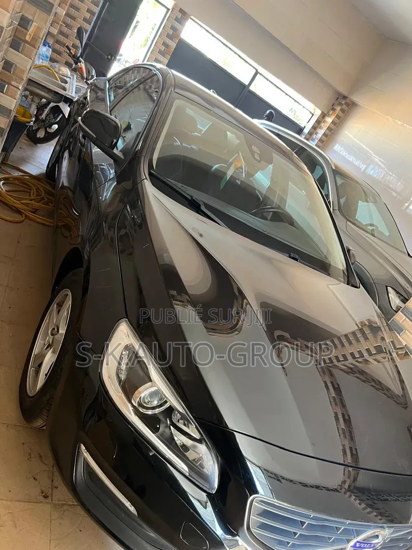 Volvo S60 2018 Noir