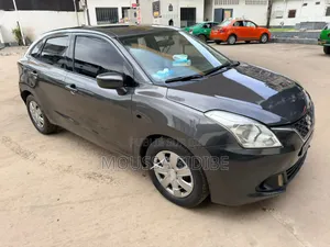 Suzuki Baleno 2019 Gris
