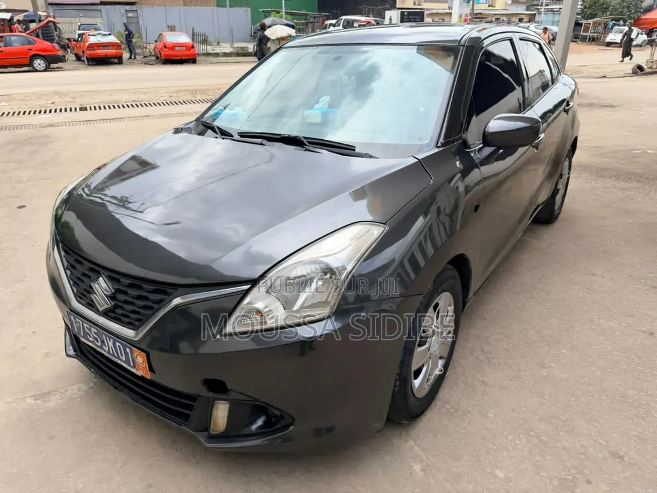 Suzuki Baleno 2019 Gris