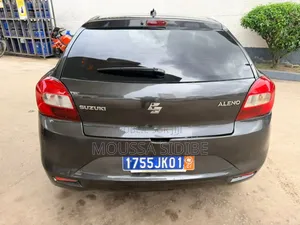 Suzuki Baleno 2019 Gris