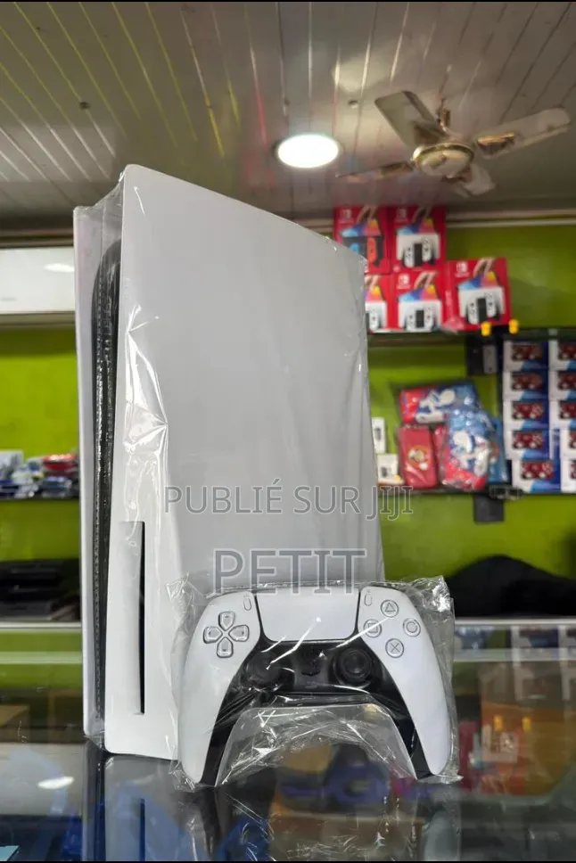 Ps5 Standard Casi Neuf