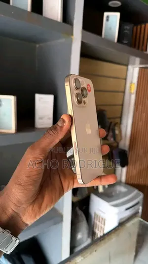 Nouveau Apple iPhone 16 Pro 256 GB Or rose
