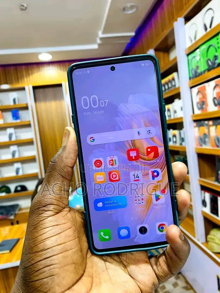 Nouveau Tecno Camon 20 256 GB Doré