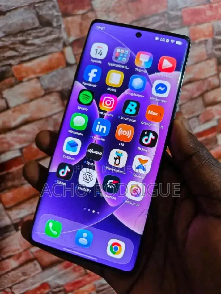 Nouveau Tecno Spark 40 Pro 256 GB Gris