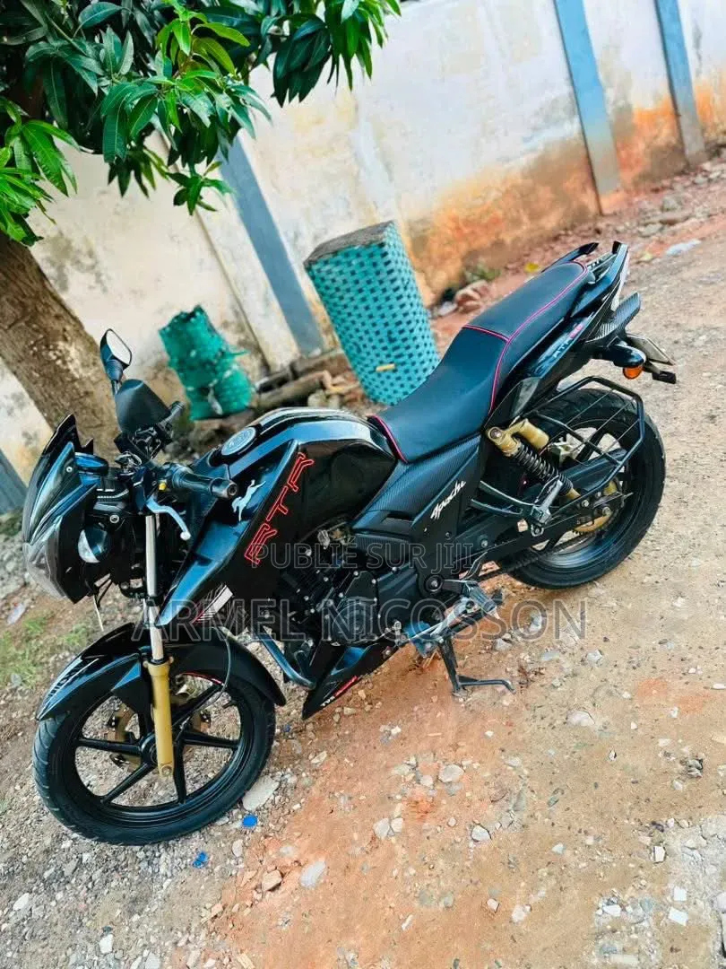 Nouveau TVS Apache 180 RTR 2019 Noir