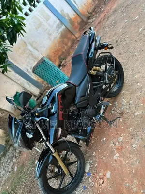 Nouveau TVS Apache 180 RTR 2019 Noir