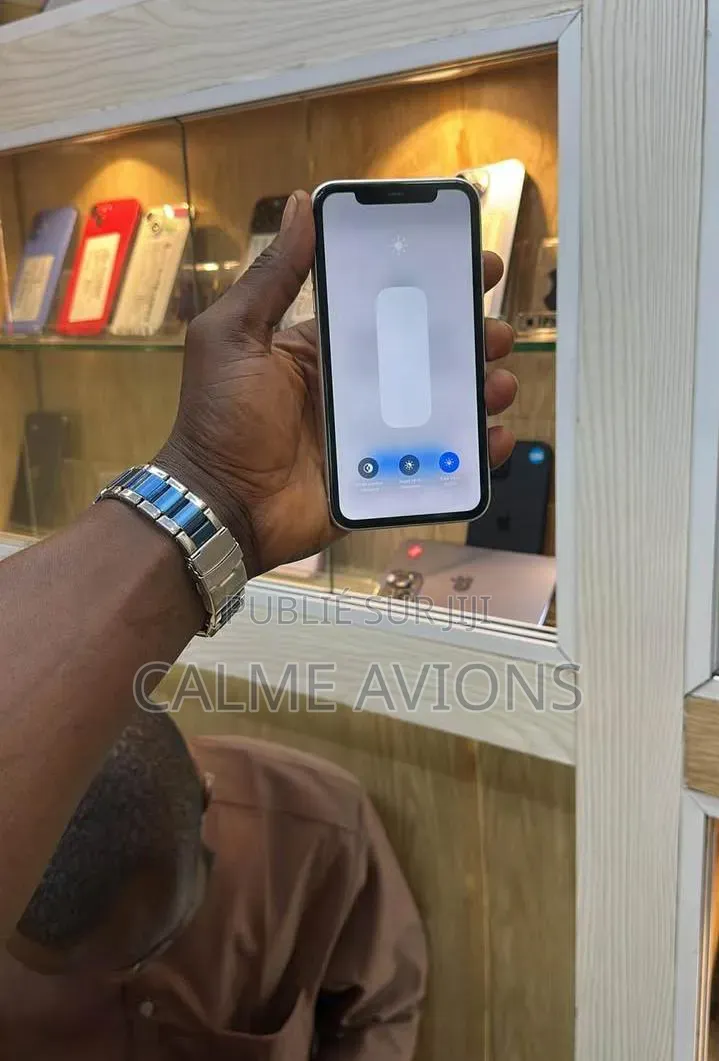 Nouveau Apple iPhone 11 64 GB Blanc
