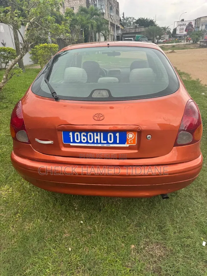 Toyota Corolla 2004 Orange