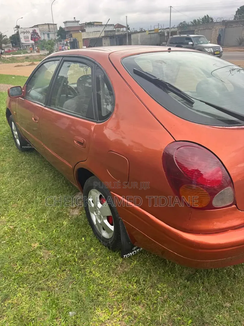 Toyota Corolla 2004 Orange