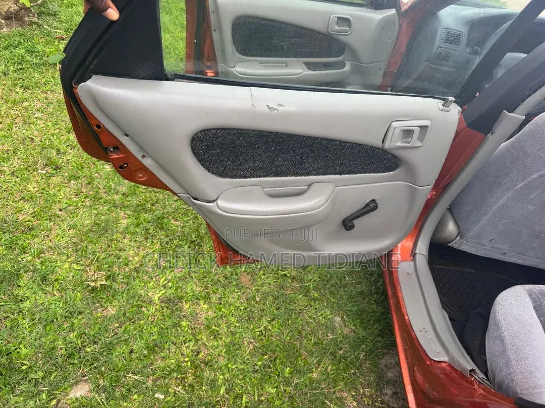 Toyota Corolla 2004 Orange