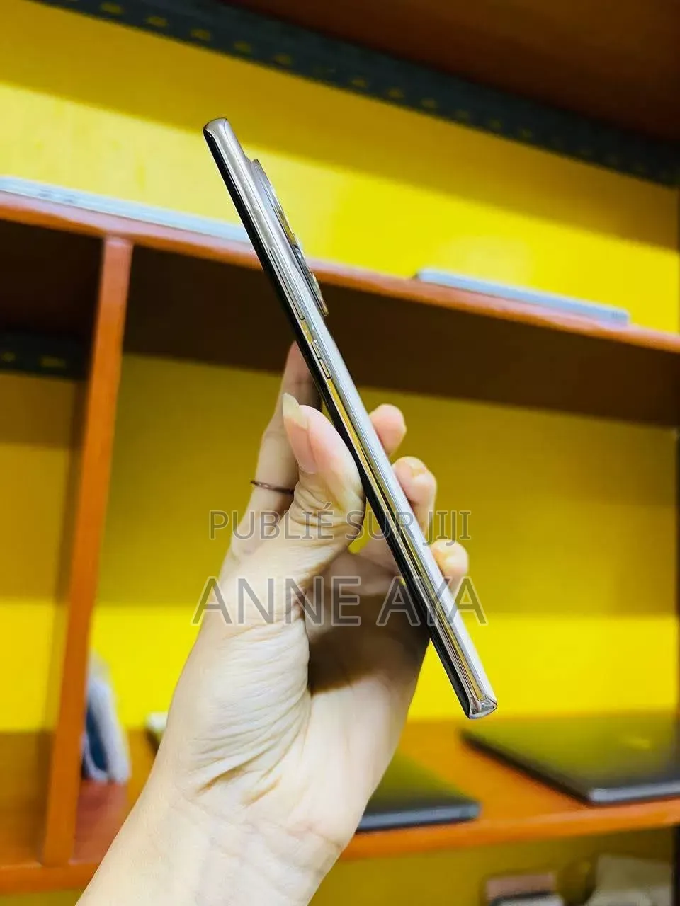 Nouveau Tecno Camon 30S Pro 256 GB Doré
