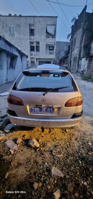 Toyota Avensis Wagon 2.0 D4 VVT-i 2000 Argenté