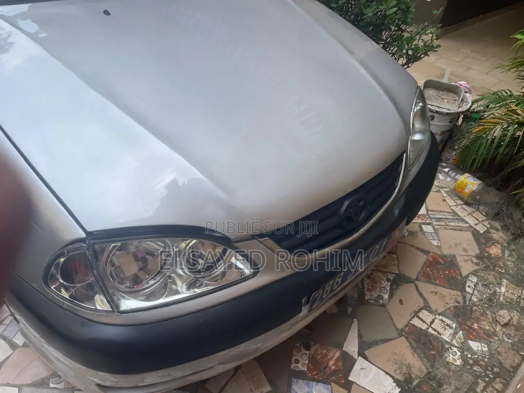 Toyota Avensis Wagon 2.0 D4 VVT-i 2000 Argenté