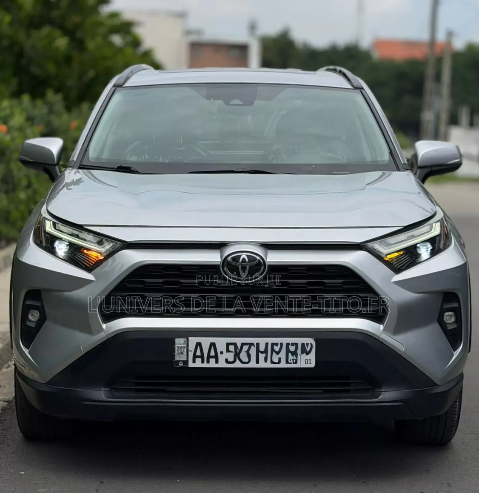 Toyota RAV4 XLE 2021 Gris