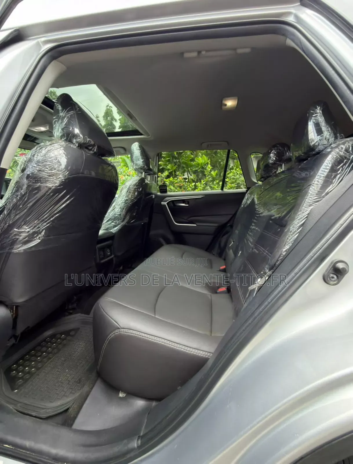 Toyota RAV4 XLE 2021 Gris