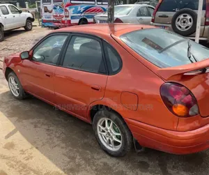 Toyota Corolla 1.4 Sedan 2002 Orange