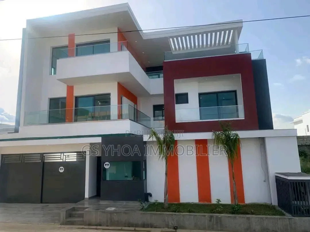5chbre Duplex dans Cocody à Vendre