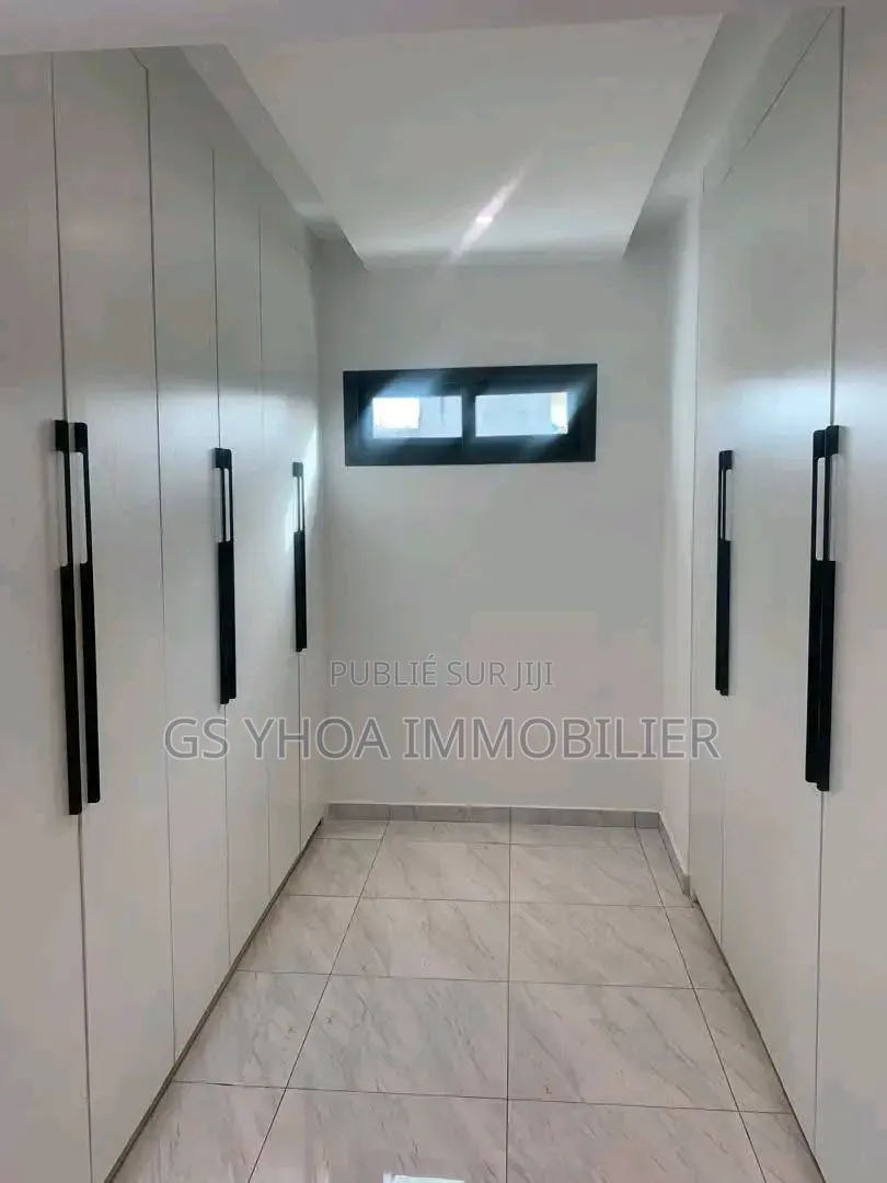 5chbre Duplex dans Cocody à Vendre