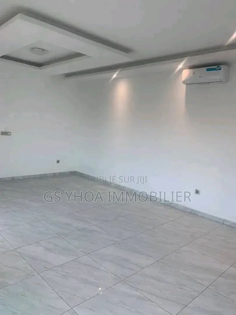 5chbre Duplex dans Cocody à Vendre