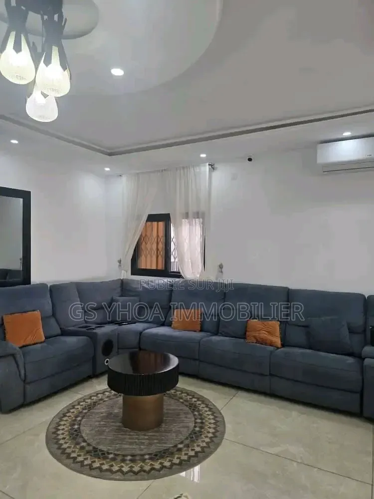 Meublé 9chbre Duplex dans Cocody à Vendre