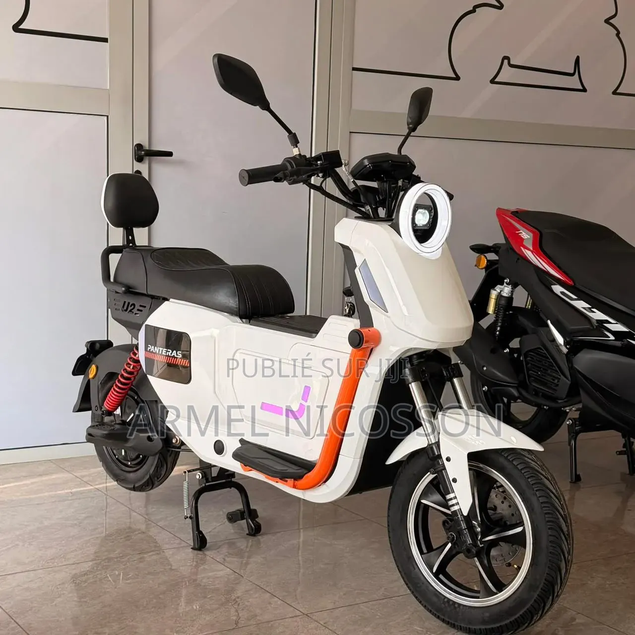 Nouveau Yamaha Crux 2022 Gris