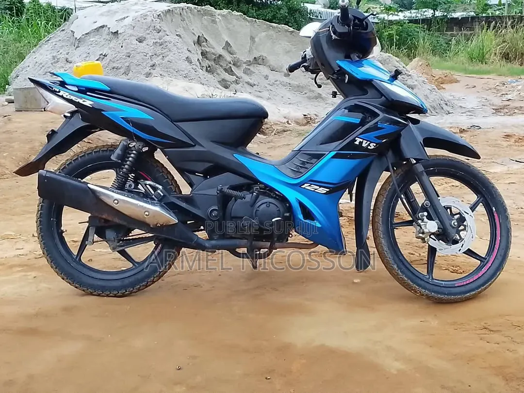 Nouveau TVS Rockz 125 2018 Bleu