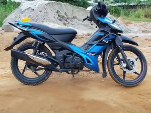 Nouveau TVS Rockz 125 2018 Bleu