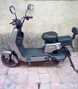 Nouveau Yamaha Crux 2023 Noir