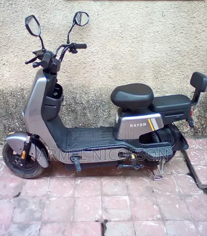 Nouveau Yamaha Crux 2023 Noir