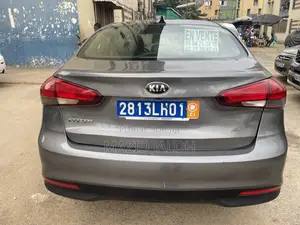 Kia Forte S Sedan 2018 Gris