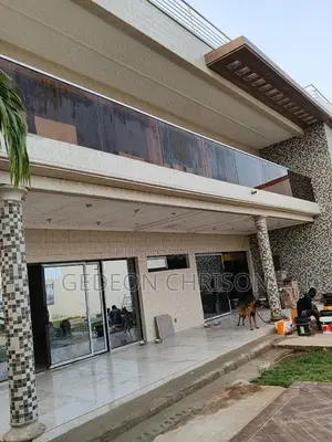5chbre Villa dans Cocody à Vendre