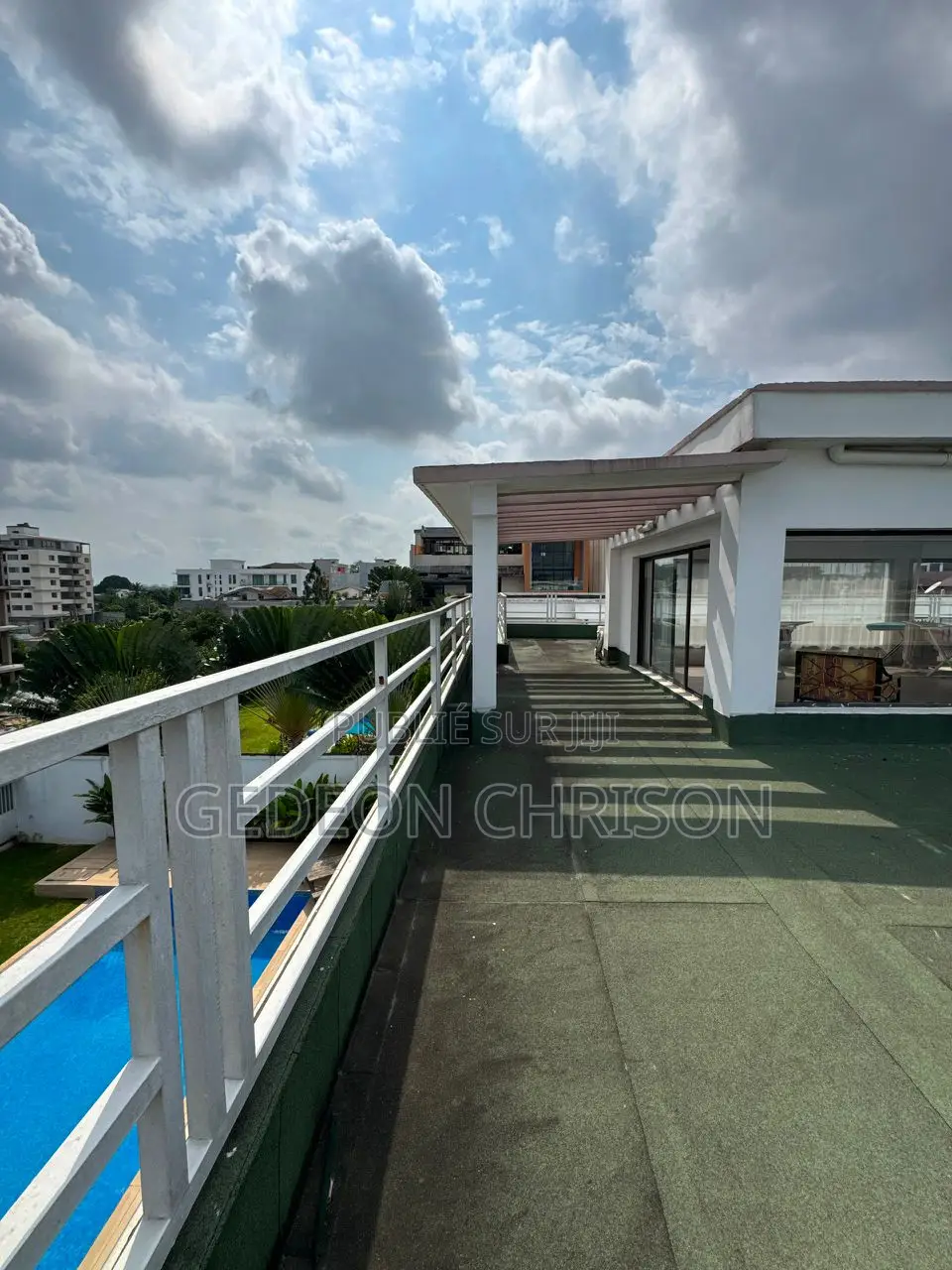 6chbre Villa dans Cocody à Louer