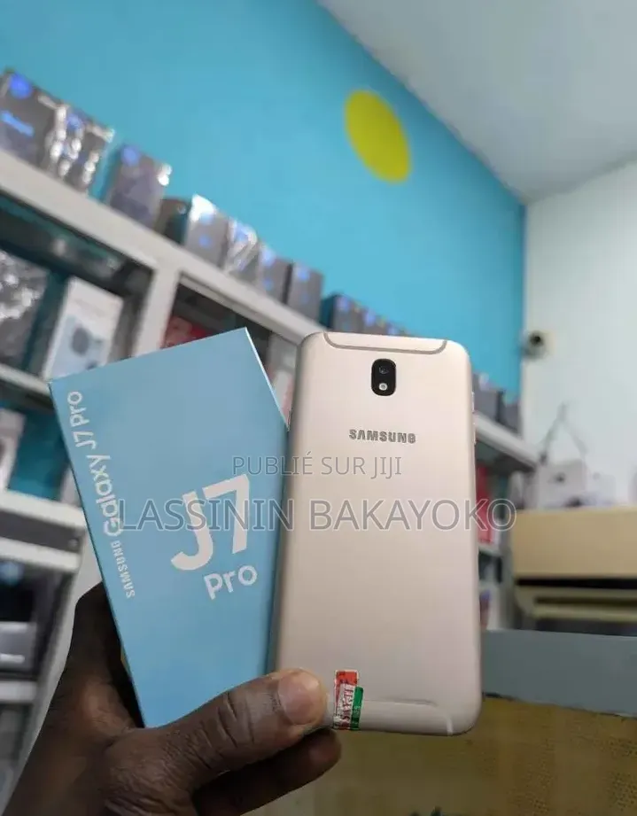 Nouveau Samsung Galaxy J7 32 GB Gris