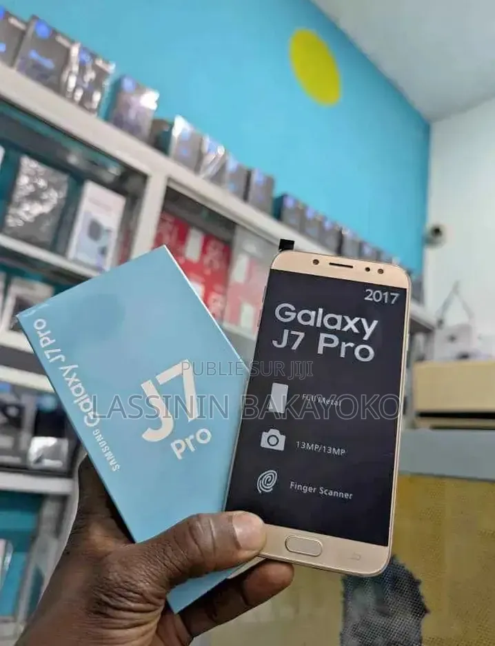 Nouveau Samsung Galaxy J7 32 GB Gris