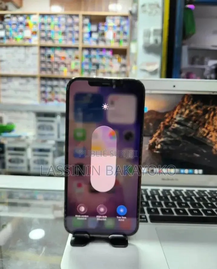 Nouveau Apple iPhone 12 Pro 128 GB Noir