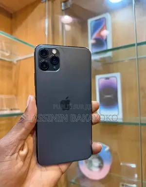 Nouveau Apple iPhone 11 Pro Max 256 GB Noir