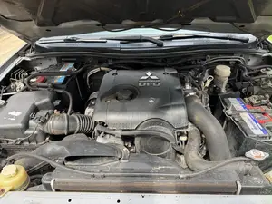 Mitsubishi L200 2017 Gris