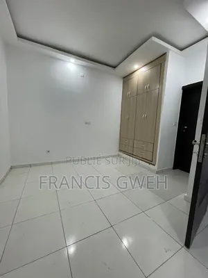 3chbre Duplex dans Francis Gweh, Cocody à Louer