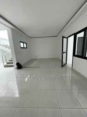 3chbre Duplex dans Francis Gweh, Cocody à Louer