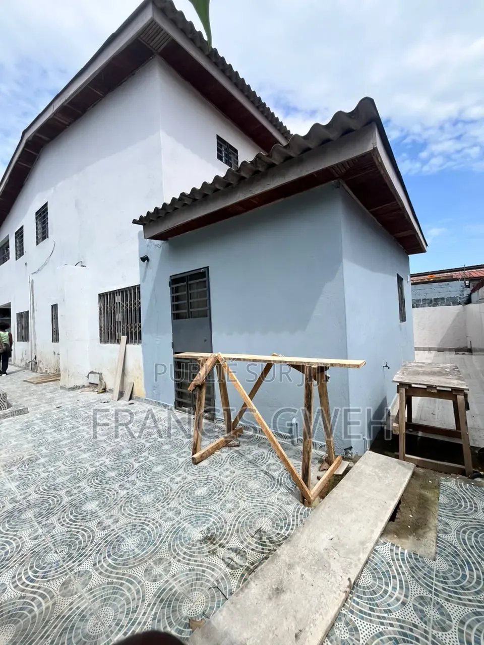 5chbre Duplex dans Francis Gweh, Cocody à Louer
