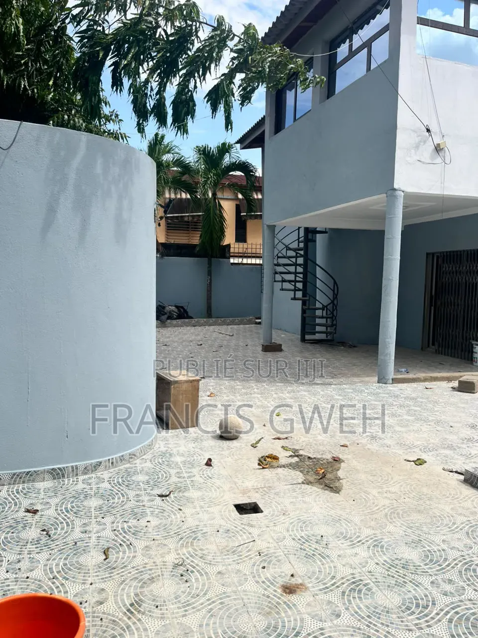 5chbre Duplex dans Francis Gweh, Cocody à Louer