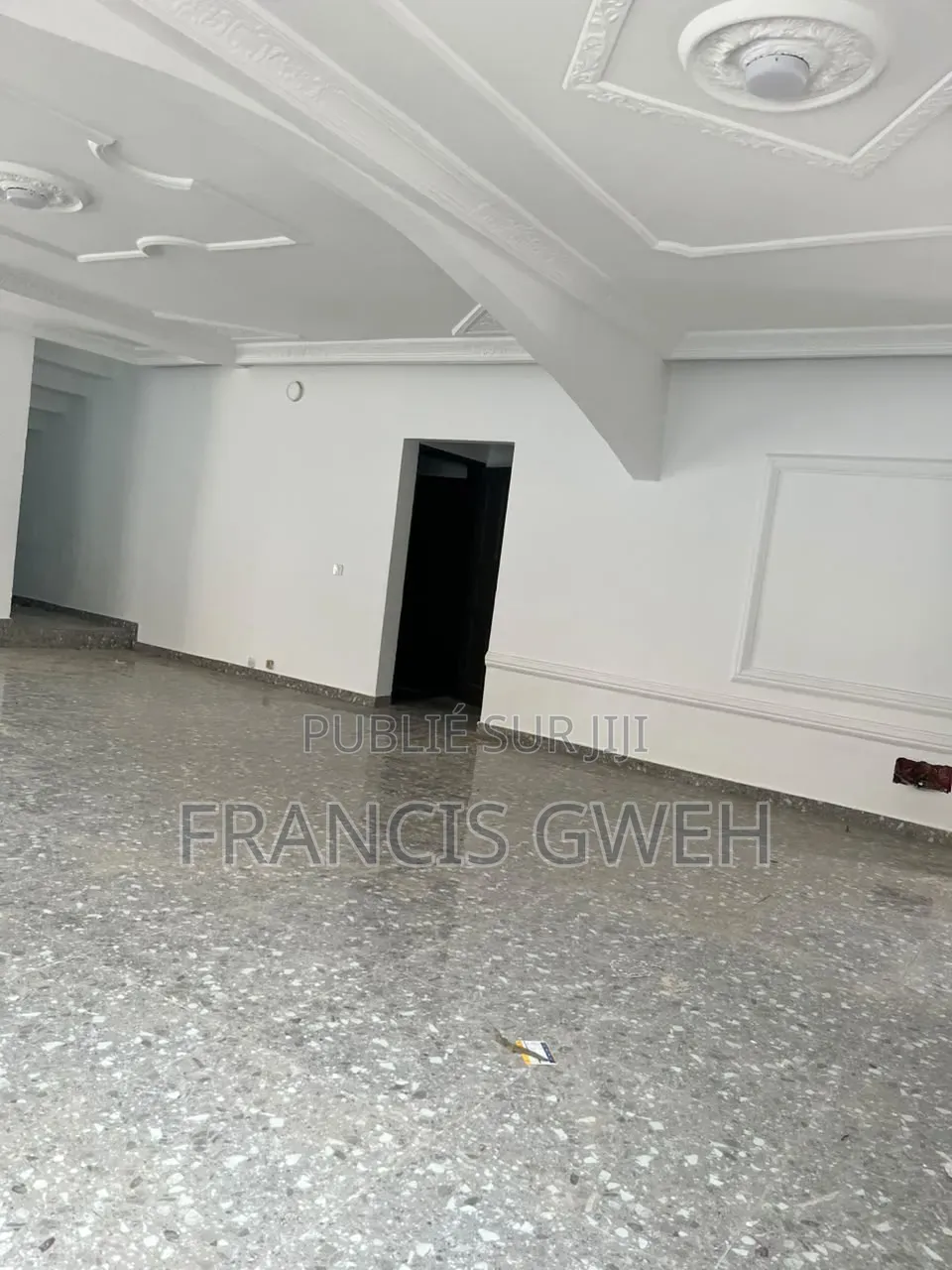 5chbre Duplex dans Francis Gweh, Cocody à Louer