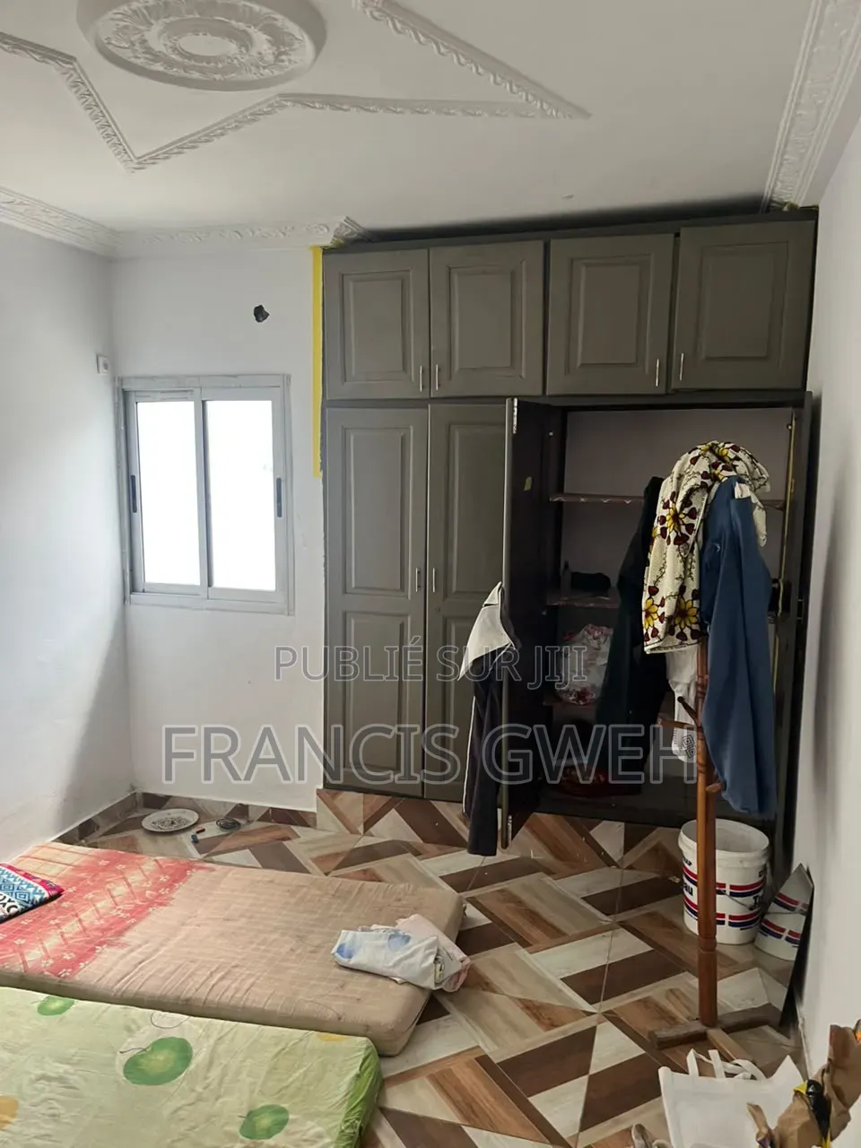 5chbre Duplex dans Francis Gweh, Cocody à Louer