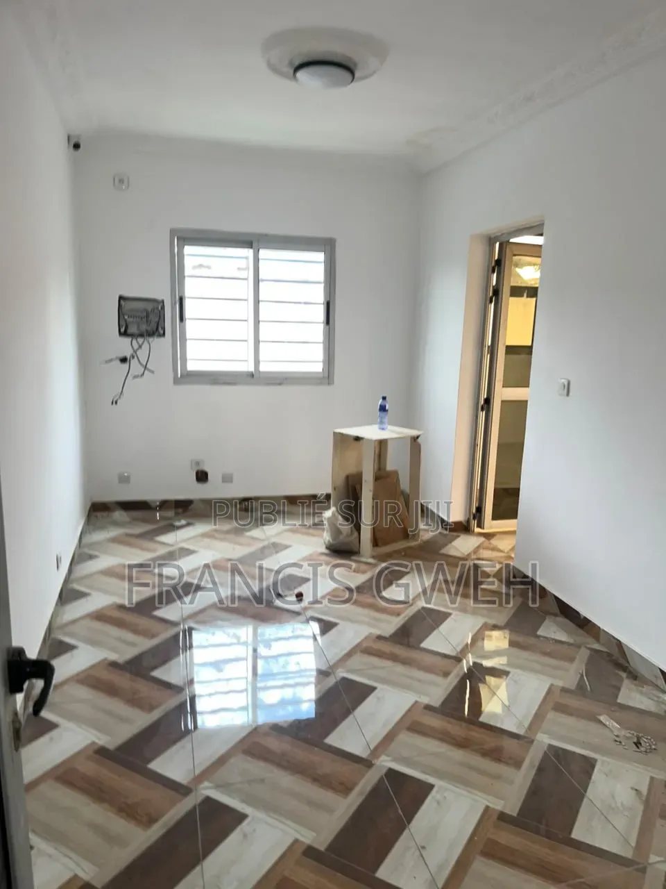 5chbre Duplex dans Francis Gweh, Cocody à Louer