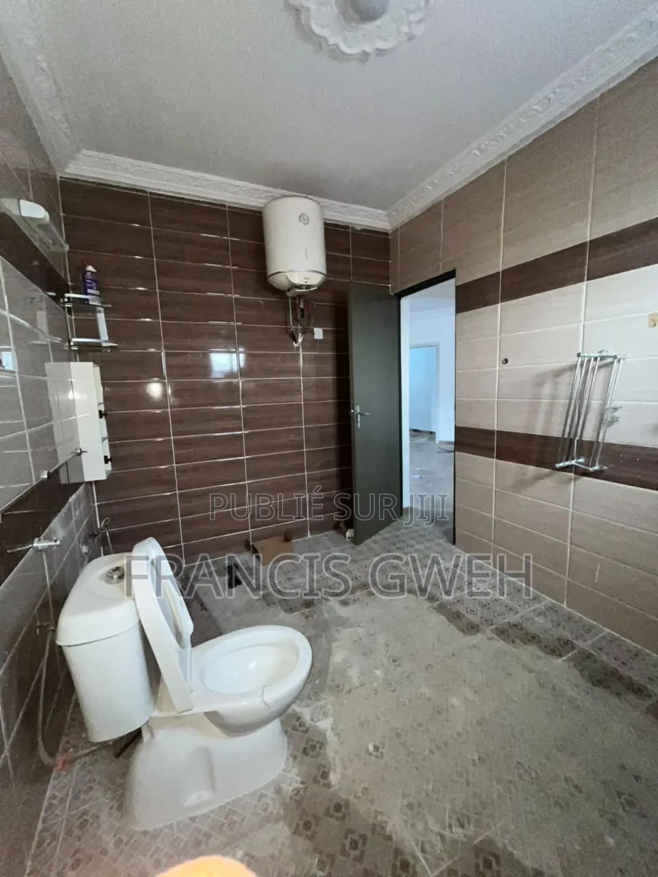 5chbre Duplex dans Francis Gweh, Cocody à Louer